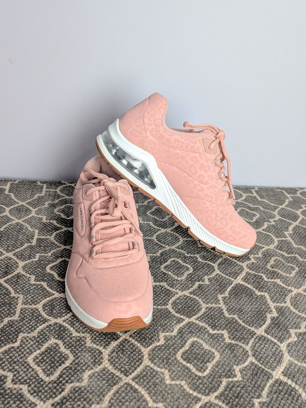 SKECHERS Pink Leopard Fashion Sneakers Sz 7.5